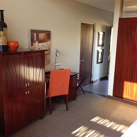 Maropeng Boutique Hotel Magaliesburg Ruang foto
